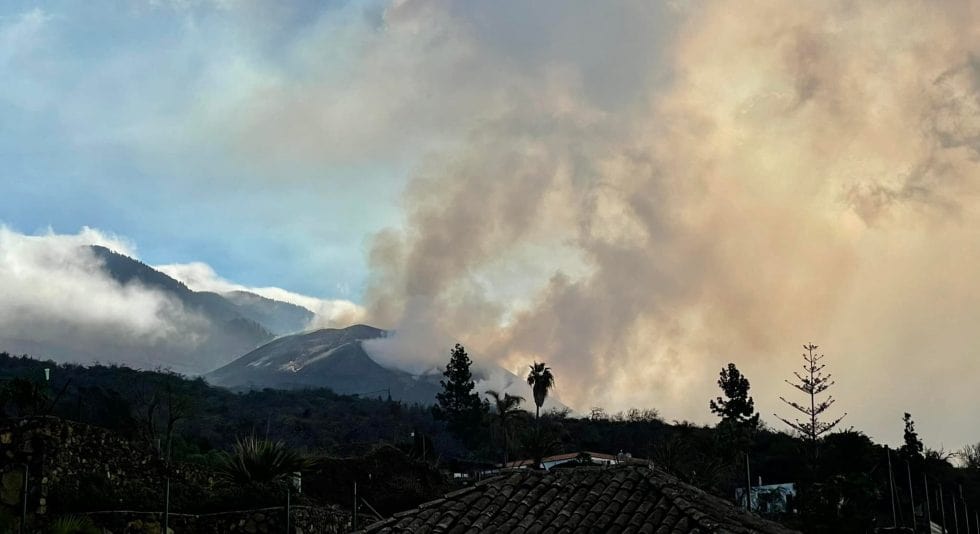 Cumbre-Viaja-vulkan-vulkankitores-nappal-la-palma980x534-min